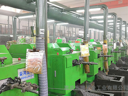 宏耀科技生產(chǎn)機(jī)臺一角